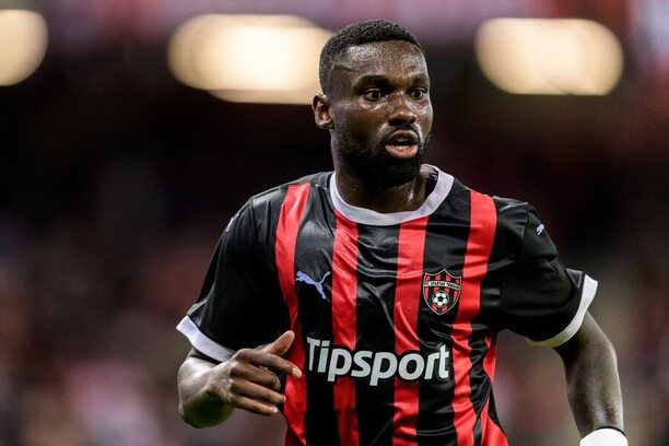 Patrick Nwadike v prvním souboji Trnava - Häcken 0:1