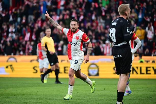 Vasil Kušej v duelu Slavia - Hradec Králové 2024/25