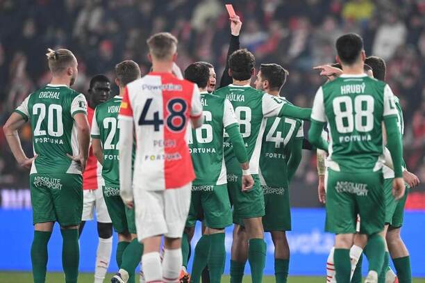 Hráči Bohemians protestují proti výroku rozhodčího