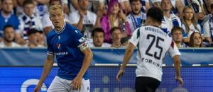 2. předkolo Evropské ligy 2025/26: Na fotce Michal Frydrych z Baníku (vlevo) a Rjoja Morišita hájící barvy Legie Varšava