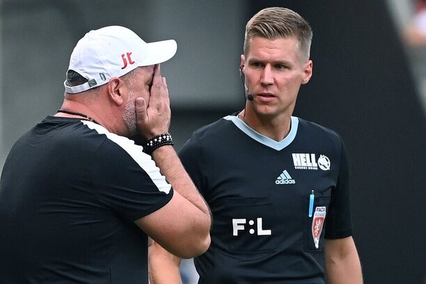 Jindřich Trpišovský očividně není ztotožněn s výrokem sudího Vojtěcha Opočenského