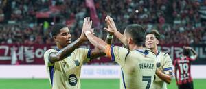 Fotbalisté Barcelona slaví gól v přípravném zápase proti FC Seoul, červenec 2025