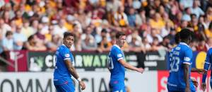 Fotbalisté Rangers během utkání 1. kola skotské ligy proti Motherwellu, srpen 2025
