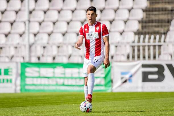 Obránce Daniel Fišl v akci