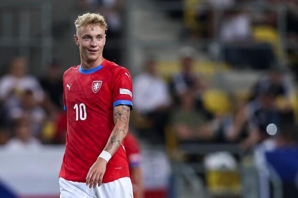 Adam Karabec přichází do Lyonu