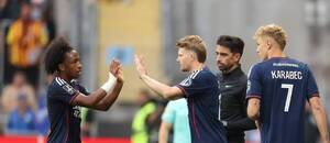 Adam Karabec s Pavlem Šulcem nastupují do utkání Adam Karabec s Pavlem Šulcem nastupují do utkání
