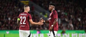 Lukáš Haraslín a John Mercado během utkání s Rigou Lukáš Haraslín a John Mercado během utkání s Rigou