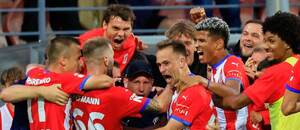 Hráči Zbrojovky Brno se radují z gólu