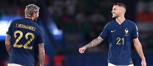 Theo (vlevo) a Lucas Hernándezovi v zápase francouzské reprezentace