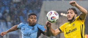 Slovan bojoval nejen proti Young Boys, ale i proti počasí