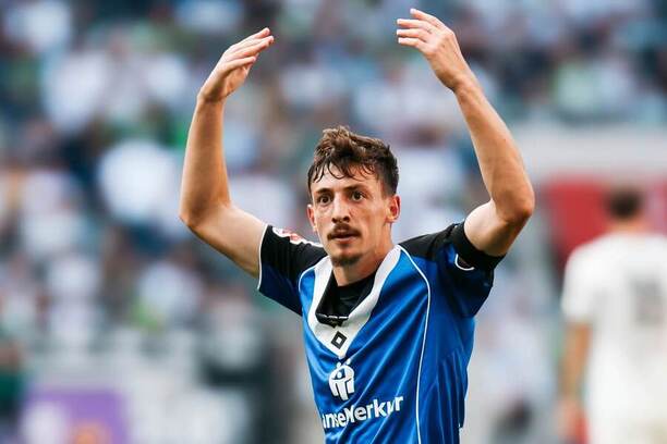 Giorgi Gocholeishvili z HSV během úvodního bundesligového kola