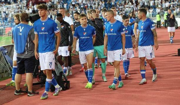 Fotbalisté Baníku po duelu s Celje. Zleva Jakub Pira, Christian Frýdek, Jiří Boula, Srdjan Plavšič a Daniel Holzer