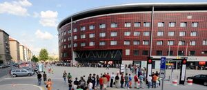 Slavia prodává lístky už pouze online a podobné fronty jsou minulostí