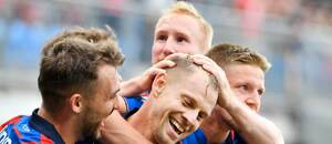 Hráči Viktorie Plzeň slaví branku