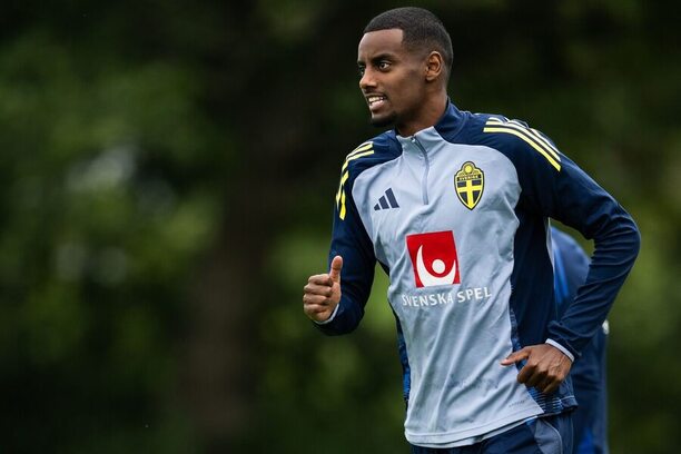 Alexander Isak, nová nejdražší posila Premier League, na tréninku švédské reprezentace