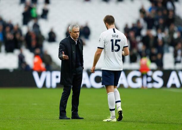 Eric Dier a José Mourinho toho spolu zažili hodně na hřišti i mimo něj