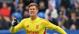 Brankář Sparty Peter Vindahl během zápasu proti Baníku