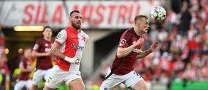 Tomáš Chorý ze Slavie a Filip Panák ze Sparty, květen 2025