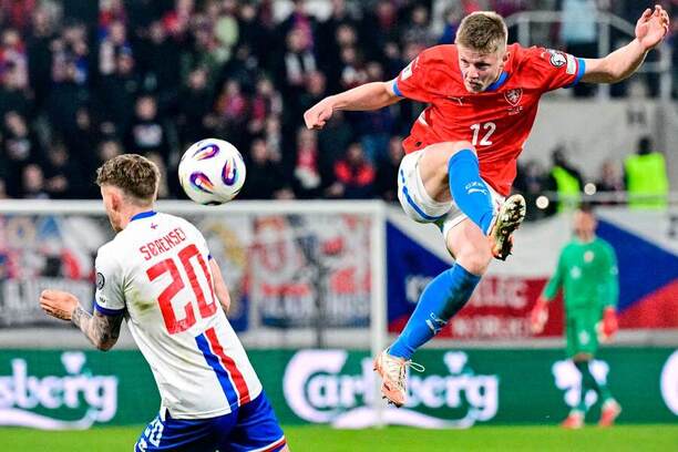 Reprezentační záložník Lukáš Červ v utkání proti Faerským ostrovům