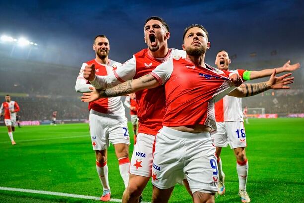 Vasil Kušej slaví branku v derby