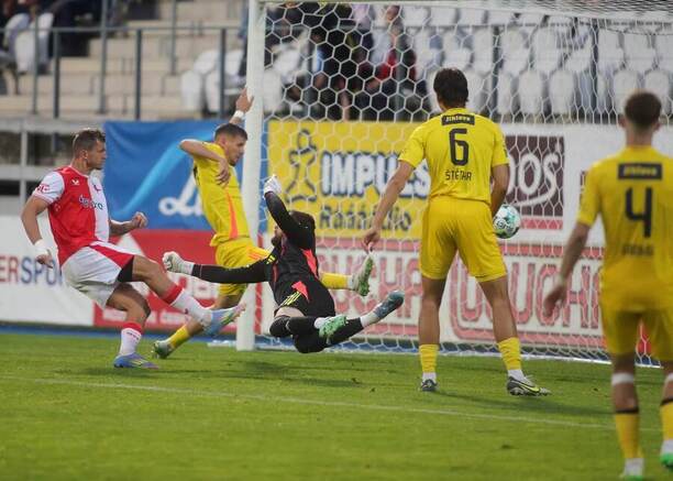 Tomáš Necid střílí branku v Jihlavě