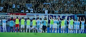 Děkovačka poté, co Rijeka porazila PAOK Soluň Děkovačka poté, co Rijeka porazila PAOK Soluň