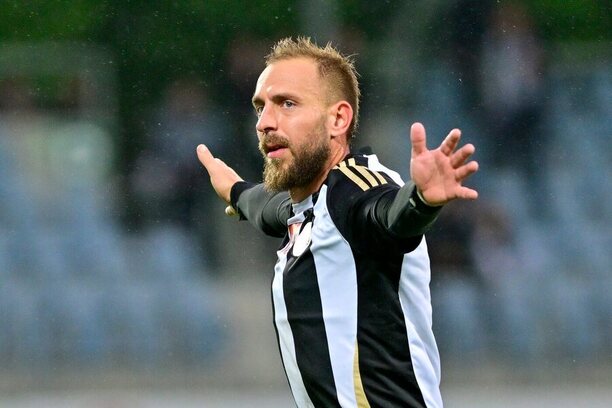 Jiří Skalák se raduje z gólu do sítě Baníku