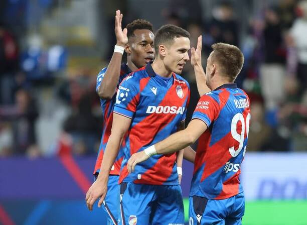 Fotbalisté Plzně slaví branku