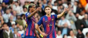 Fermín López (vpravo) byl jediným střelcem Barcelony v prohraném El Clásicu