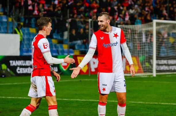 Lukáš Provod s Tomášem Chorým se radují z branky vstřelené Zlínu Lukáš Provod s Tomášem Chorým se radují z branky vstřelené Zlínu