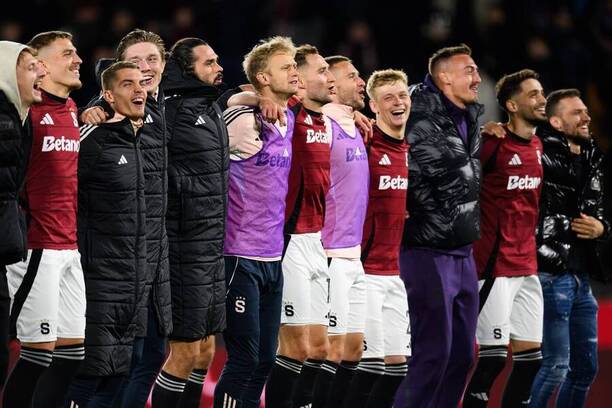 Děkovačka hráčů Sparty po výhře nad Bohemians