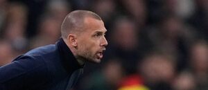 Johnny Heitinga odvolán z funkce trenéra Ajaxu Amsterdam