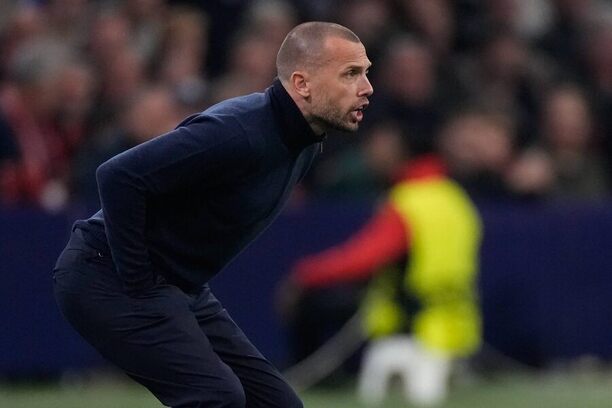 Johnny Heitinga odvolán z funkce trenéra Ajaxu Amsterdam
