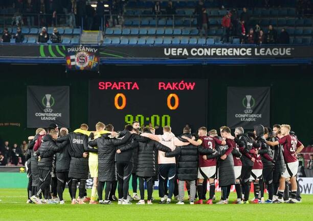 Fotbalisté Sparty po remíze s Rakówem
