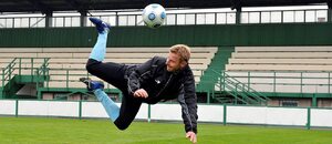 Zoubek po letech napodoval svůj kop alespoň pro fotografy