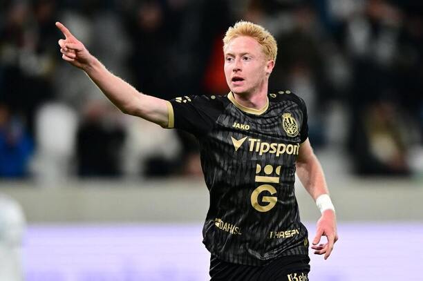 Tom Slončík z Hradce Králové slaví svůj gól do sítě Slovácka