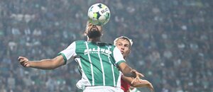 Yusuf Hilal v souboji s Davidem Zimou