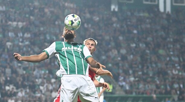 Yusuf Hilal v souboji s Davidem Zimou