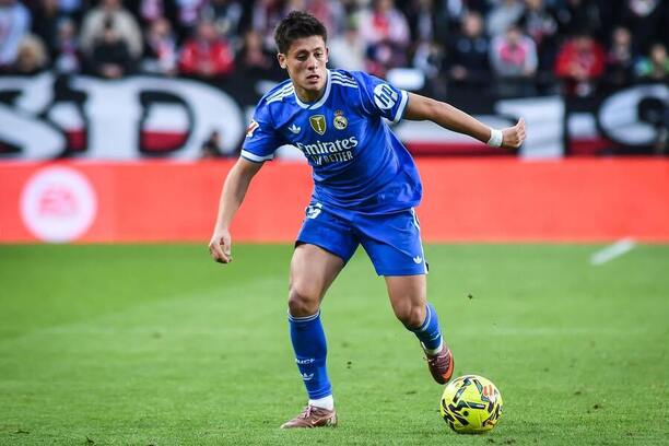 Arda Güler, záložník ve službách Realu Madrid, ve střetnutí proti celku Rayo Vallecano