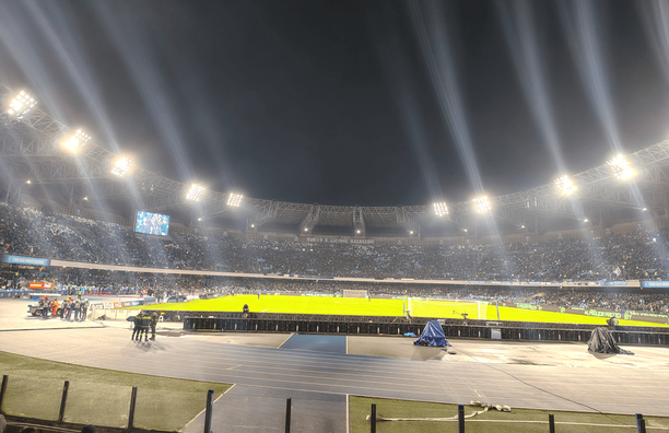 Výhled na hřiště nebyl ideální