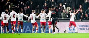 Hráči Pardubic se radují z třetí branky