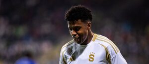 Sparťan John Mercado během pohárového zápasu s Artisem