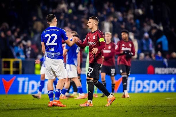 Matěj Hadaš a Lukáš Haraslín po zápase Olomouce se Spartou