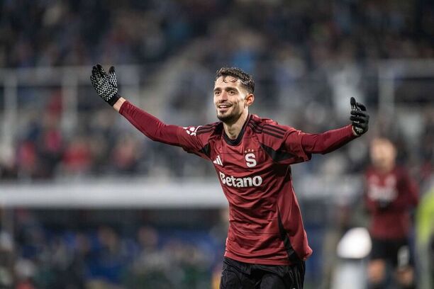 Sparťan Albion Rrahmani slaví gól do sítě Olomouce