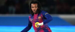 Jules Koundé, obránce ve službách Barcelony, v akci proti Atléticu Madrid