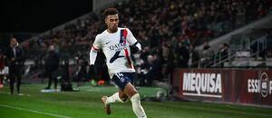 Désiré Doué během výhry PSG v Métách