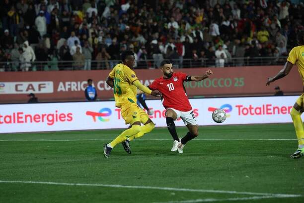 Egypt v&nbsp;souboji se Zimbabwe uspěl díky gólu Salaha v&nbsp;závěru. Jak si poradí s&nbsp;JAR? Sledujte zápas živě