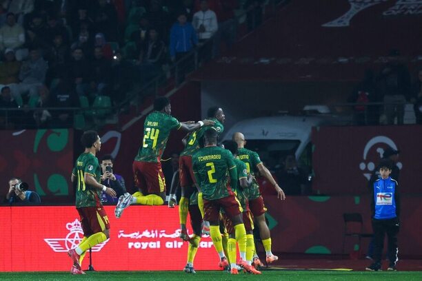 Hráči Kamerunu při radosti po výhře nad Gabonem (1:0)