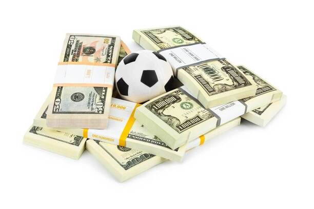 V zimním přestupovém období se jistě opět roztočí pořádný balík peněz