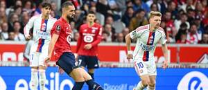 Český záložník Pavel Šulc v dresu Olympique Lyon proti Lille